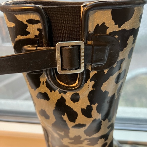 Cheetah Zebra print rain boots: size 8 - Picture 4 of 6